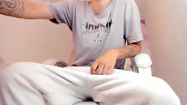 FrannBoy online show from February 25, 2026, 3:51 am