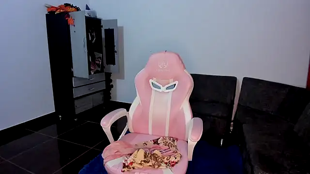 littlelight1 online show from March 5, 2025, 2:01 pm