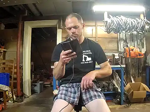 Bigoleslong98765 online show from April 20, 2026, 1:30 am