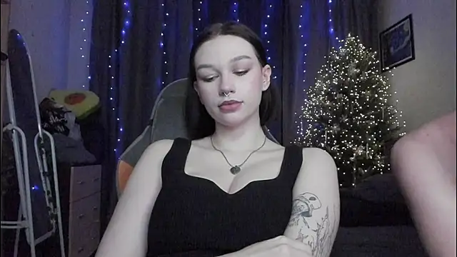 Emmy m00n online show from December 19, 2024, 2:34 am