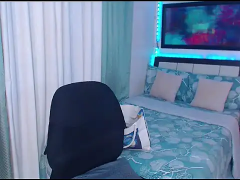 Snapshot of Heavenly_Treats chatting on April 22, 2026, 3:24 am Heavenly Treats online show from April 22, 2026, 3:24 am