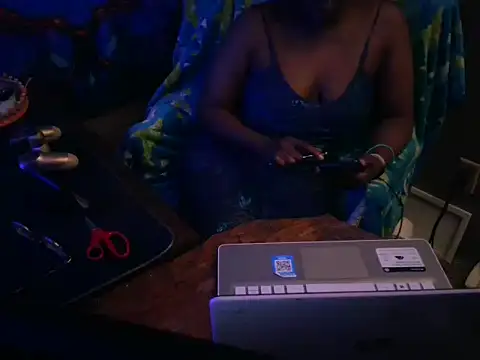 EbonyFetishQueen online show from January 8, 2026, 12:44 pm