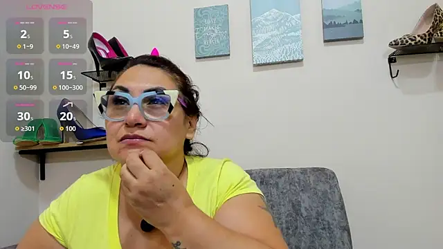 Karo 11  online show from November 26, 2025, 12:21 am