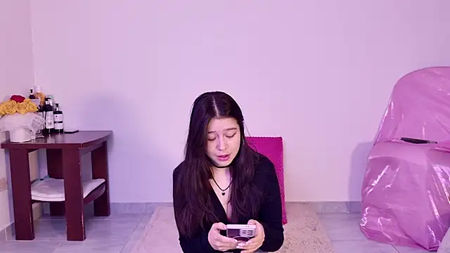 Snapshot of pink_flower_ chatting on October 9, 2025, 11:38 pm pink flower  online show from October 9, 2025, 11:38 pm