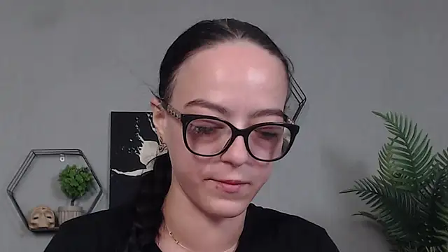Snapshot of IzabelllNoir chatting on May 18, 2026, 9:14 am IzabelllNoir online show from May 18, 2026, 9:14 am