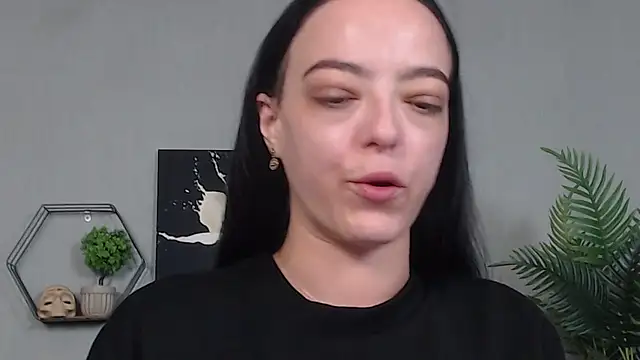 Snapshot of IzabelllNoir chatting on May 5, 2026, 9:12 am IzabelllNoir online show from May 5, 2026, 9:12 am