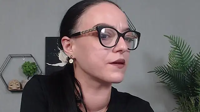 Snapshot of IzabelllNoir chatting on May 15, 2026, 6:06 pm IzabelllNoir online show from May 15, 2026, 6:06 pm