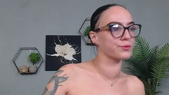 Snapshot of IzabelllNoir chatting on April 25, 2026, 9:01 am IzabelllNoir online show from April 25, 2026, 9:01 am