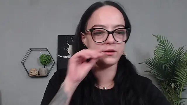 Snapshot of IzabelllNoir chatting on April 29, 2026, 4:05 am IzabelllNoir online show from April 29, 2026, 4:05 am
