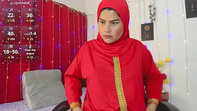 Snapshot of AishaAmin_ chatting on May 13, 2026, 12:12 pm AishaAmin online show from May 13, 2026, 12:12 pm