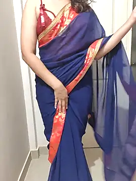 Brown Maxi online show from March 13, 2025, 5:18 pm