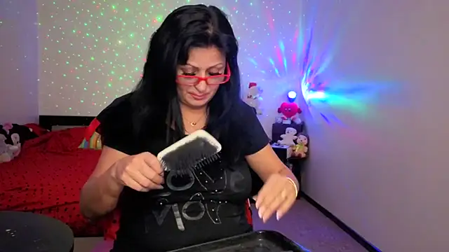 Snapshot of YourDreamLoverr chatting on December 3, 2025, 11:47 pm YourDreamLoverr online show from December 3, 2025, 11:47 pm