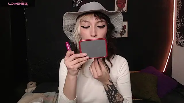 Snapshot of niakat_ chatting on September 16, 2025, 1:17 am niakat online show from September 16, 2025, 1:17 am