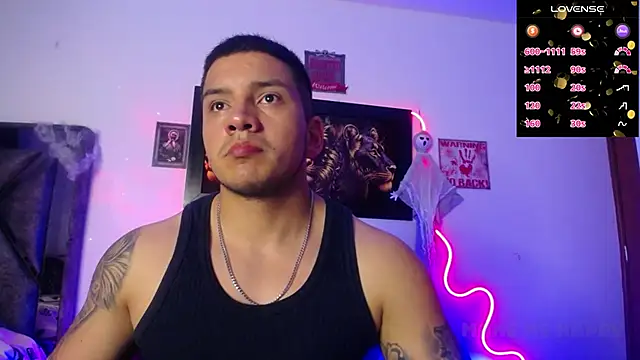 Snapshot of Marc__Waatson chatting on October 3, 2025, 11:17 pm Marc  Waatson online show from October 3, 2025, 11:17 pm