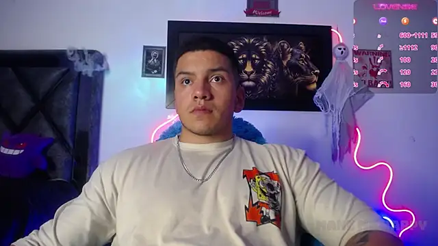 Snapshot of Marc__Waatson chatting on October 14, 2025, 11:47 pm Marc  Waatson online show from October 14, 2025, 11:47 pm