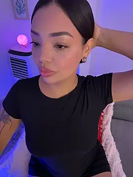 Snapshot of Sara_LipsX chatting on December 19, 2025, 2:37 am Sara LipsX online show from December 19, 2025, 2:37 am