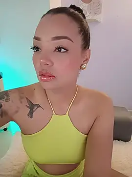 Snapshot of Sara_LipsX chatting on April 22, 2026, 12:17 am Sara LipsX online show from April 22, 2026, 12:17 am
