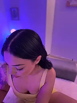 Snapshot of Sara_LipsX chatting on January 6, 2026, 1:42 am Sara LipsX online show from January 6, 2026, 1:42 am