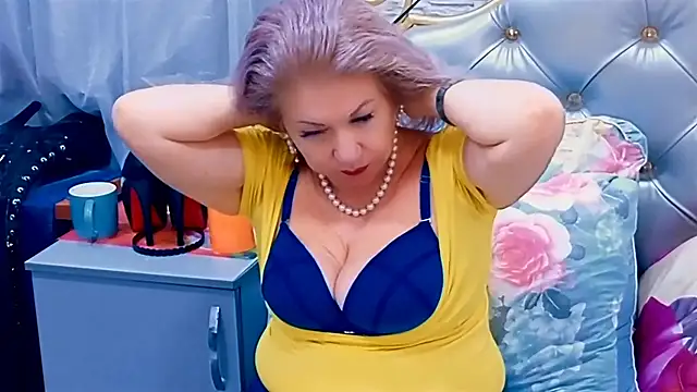 Snapshot of Hornystepmom29 chatting on March 23, 2026, 3:50 am Hornystepmom29 online show from March 23, 2026, 3:50 am