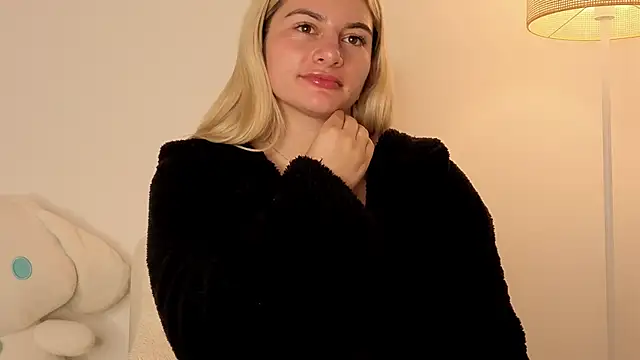 AtheneaRossi online show from November 25, 2025, 1:50 am