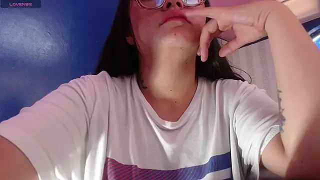 Snapshot of vitoria23_ chatting on April 21, 2026, 2:01 pm vitoria23 online show from April 21, 2026, 2:01 pm