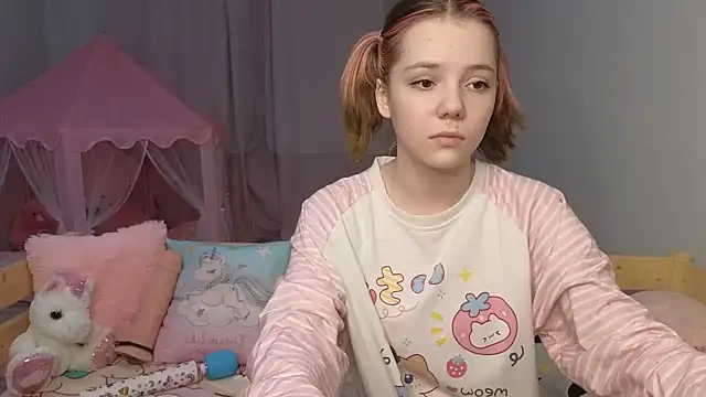 PrincessLittleKiki online show from February 16, 2026, 4:49 pm