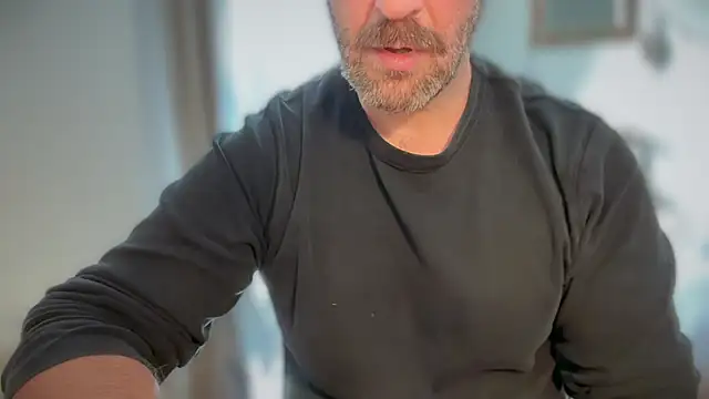 Mr Beef online show from December 20, 2025, 2:42 pm