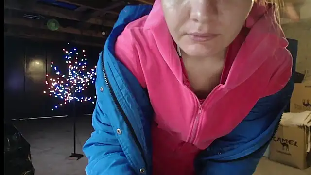 Snapshot of _JustmeHere_ chatting on December 2, 2025, 9:33 am JustmeHere online show from December 2, 2025, 9:33 am