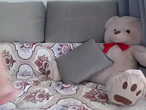 Snapshot of _JustmeHere_ chatting on October 31, 2025, 11:07 am JustmeHere online show from October 31, 2025, 11:07 am