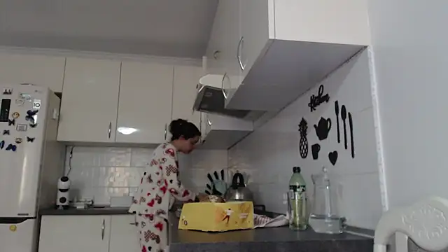 Snapshot of _JustmeHere_ chatting on November 8, 2025, 8:29 am JustmeHere online show from November 8, 2025, 8:29 am