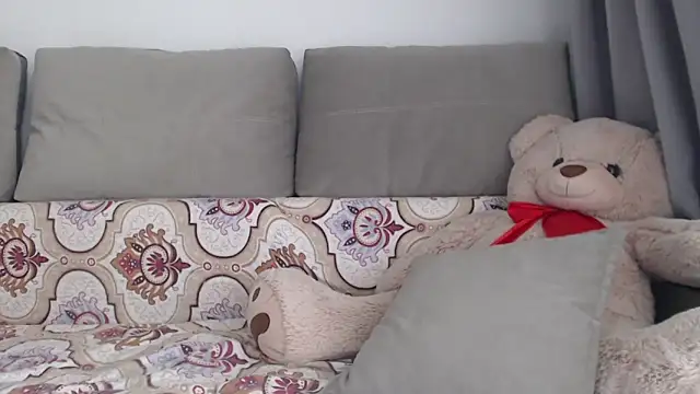 Snapshot of _JustmeHere_ chatting on November 3, 2025, 8:40 am JustmeHere online show from November 3, 2025, 8:40 am