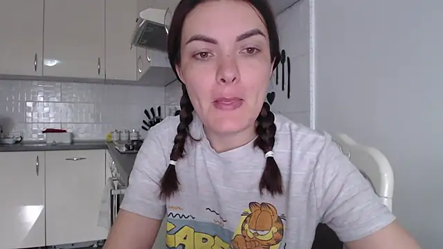 Snapshot of _JustmeHere_ chatting on November 15, 2025, 9:02 am JustmeHere online show from November 15, 2025, 9:02 am