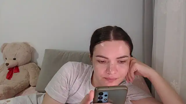 Snapshot of _JustmeHere_ chatting on December 14, 2025, 9:59 am JustmeHere online show from December 14, 2025, 9:59 am