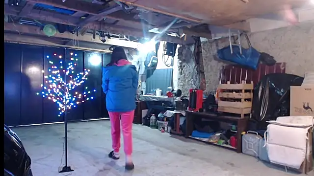 Snapshot of _JustmeHere_ chatting on December 4, 2025, 12:37 pm JustmeHere online show from December 4, 2025, 12:37 pm