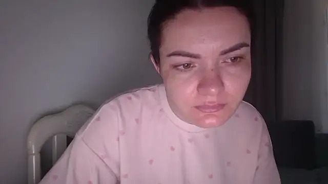  JustmeHere  online show from December 23, 2025, 7:18 am