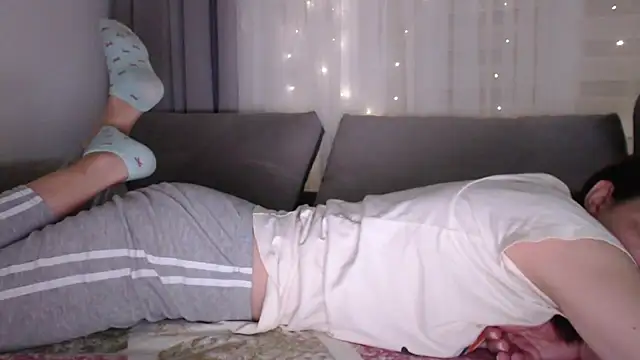 Snapshot of _JustmeHere_ chatting on December 1, 2025, 6:25 am JustmeHere online show from December 1, 2025, 6:25 am