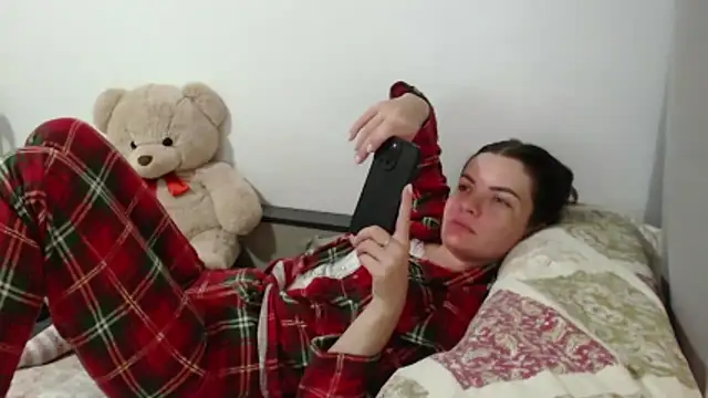 Snapshot of _JustmeHere_ chatting on November 29, 2025, 9:15 pm JustmeHere online show from November 29, 2025, 9:15 pm