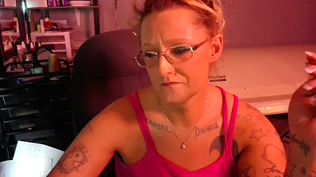 Lisalovely6981 online show from January 26, 2025, 5:02 pm