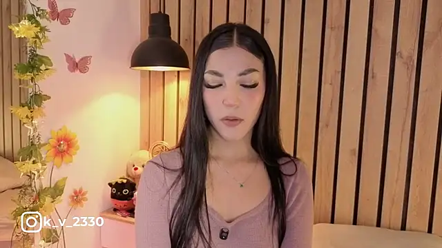 sofiesoft online show from April 16, 2026, 8:53 pm