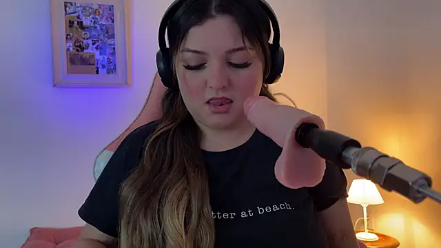 SweetPaige  online show from November 9, 2025, 5:06 pm