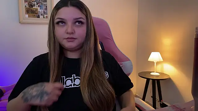 Snapshot of SweetPaige_ chatting on April 5, 2026, 3:08 pm SweetPaige online show from April 5, 2026, 3:08 pm