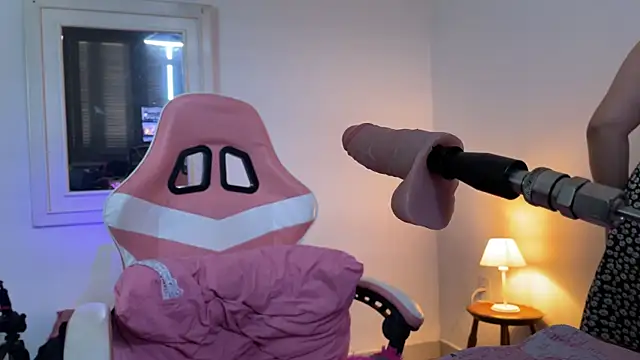 SweetPaige  online show from October 27, 2025, 3:46 pm