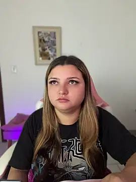 Snapshot of SweetPaige_ chatting on April 12, 2026, 11:57 am SweetPaige online show from April 12, 2026, 11:57 am