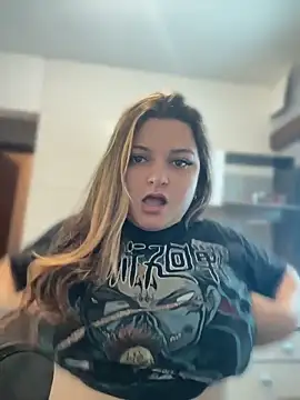 Snapshot of SweetPaige_ chatting on April 11, 2026, 11:36 am SweetPaige online show from April 11, 2026, 11:36 am