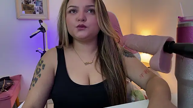 Snapshot of SweetPaige_ chatting on March 13, 2026, 12:32 pm SweetPaige online show from March 13, 2026, 12:32 pm