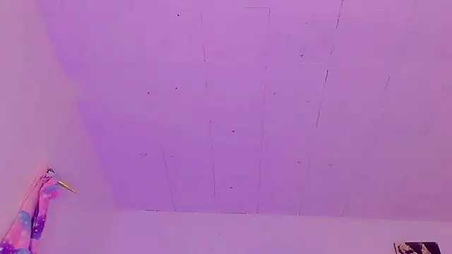 naomy  xx online show from October 31, 2025, 5:09 pm