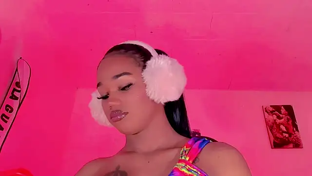 naomy  xx online show from October 14, 2025, 4:29 pm