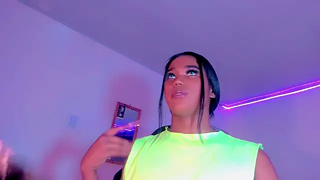 naomy  xx online show from March 9, 2025, 1:25 am