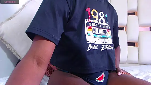 ItsVenuss online show from November 12, 2025, 2:21 pm