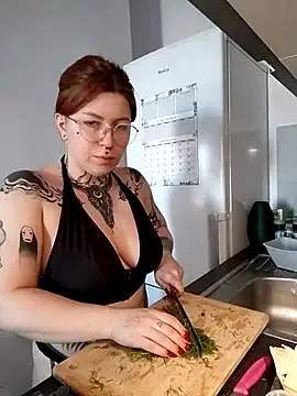 divine eve online show from April 1, 2026, 4:04 pm